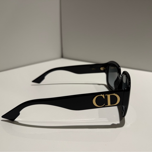 Christian Dior "D Dior" Black Oversized Square Sunglasses - Picture 5 of 11